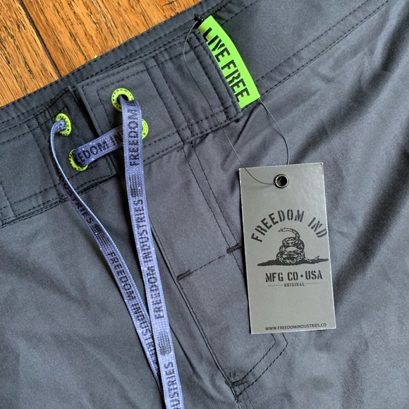 NWT Freedom industries hybrid swim XXL - Picture 4 of 8